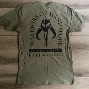 The Mandalorian T-Shirt, Large (Olive Green)